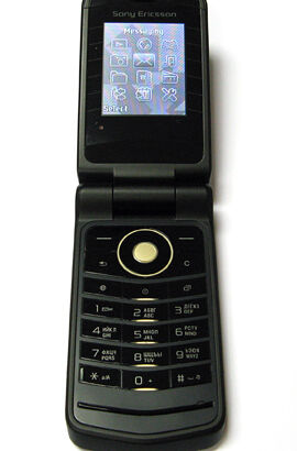 TELEFON KOMÓRKOWY Sony-Ericsson Z555i